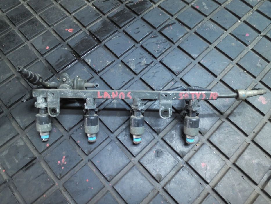 1.5 DAEWOO LANOS LISTWA WTRYSKOWA WTRYSKI WTRYSKIWACZE KOMPLET 4SZT 17121646