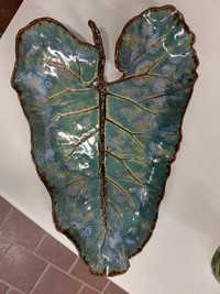 Patery ceramiczne liście, ręcznie rzeźbione