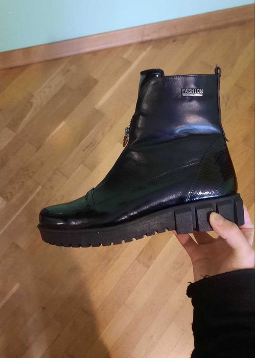 Шкіряні черевики жіночі, стильні та зручні