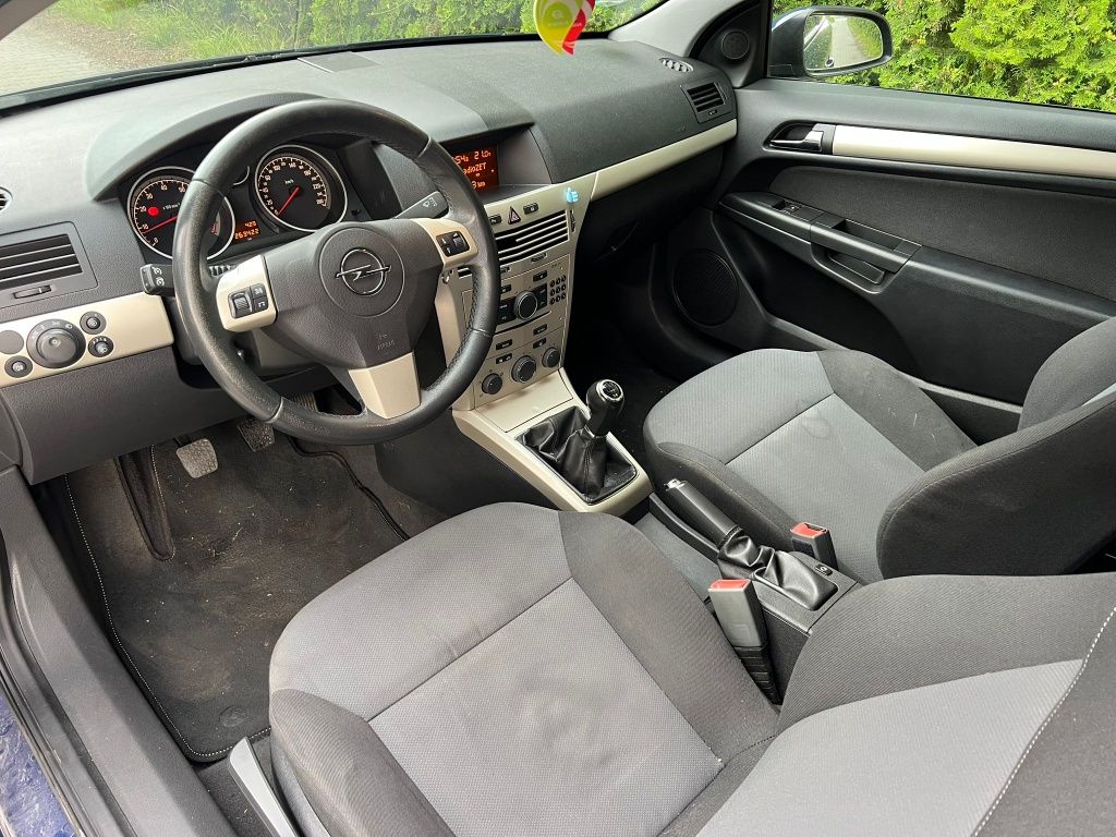 Opel Astra GTC 1.4-90KM 2008Rok Zarejestrowane