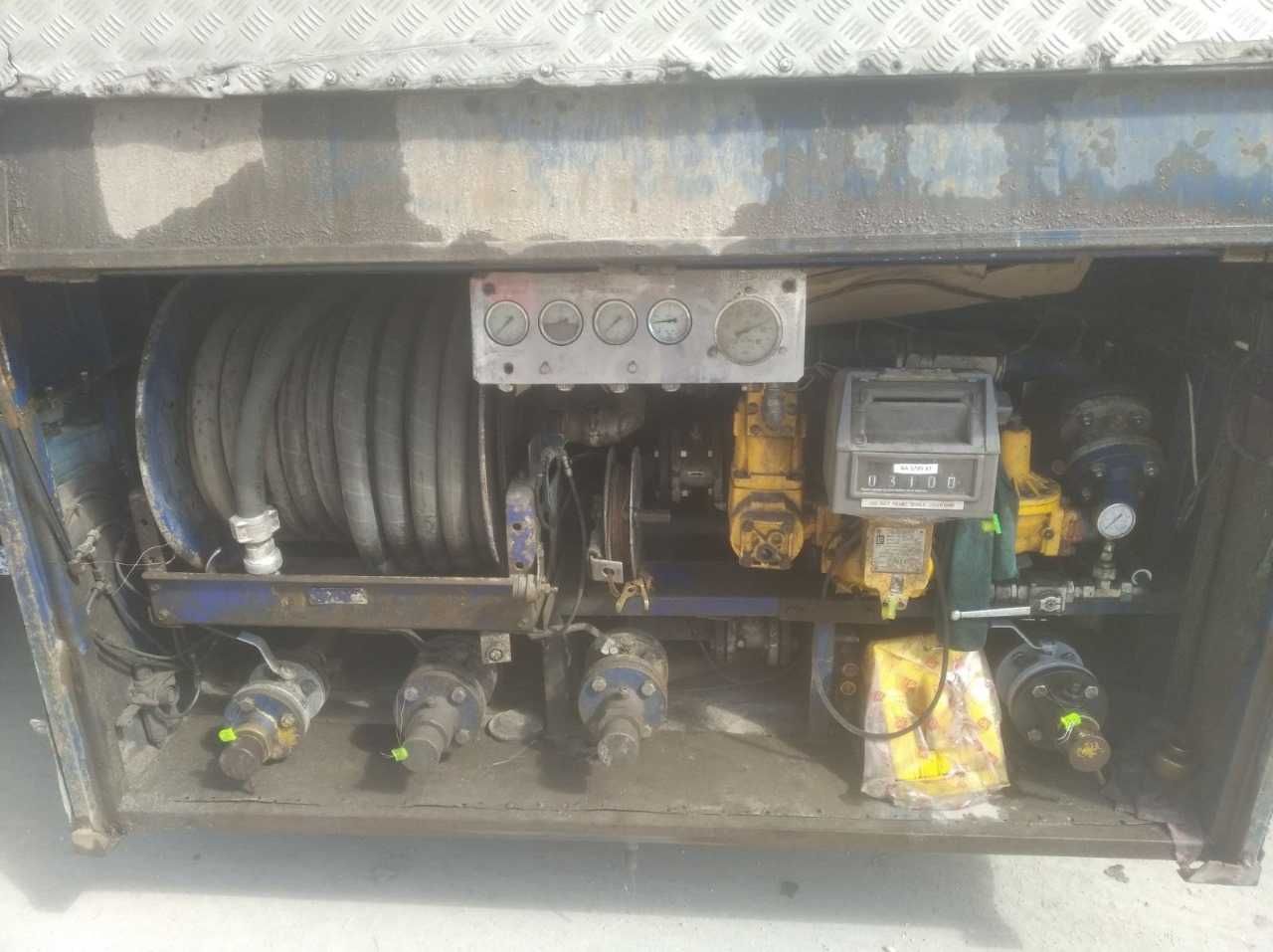 Напівпричіп-цистерна газовий