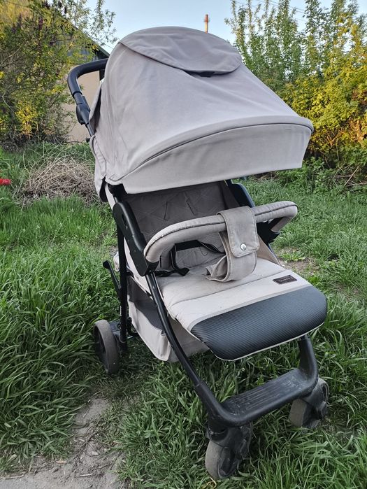 Коляска прогулянкова
