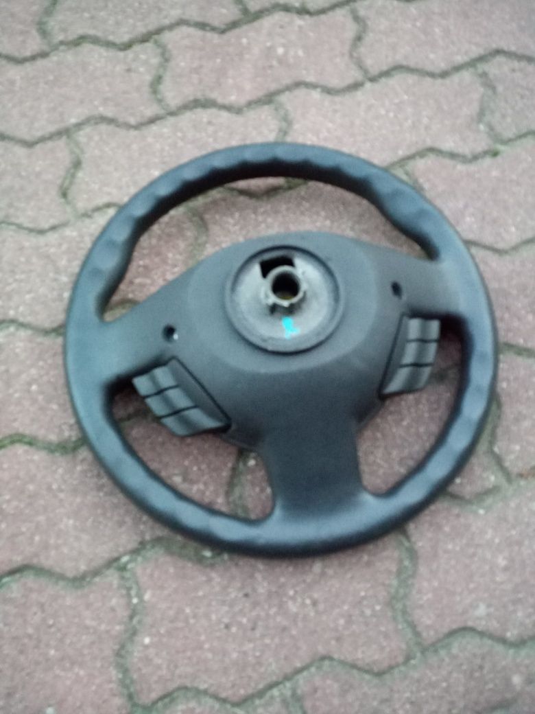Kierownica wielofunkcyjna opel corsa c
