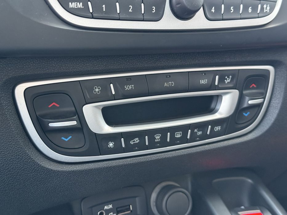 Рено сценік 3 2009 рік 1.5 дизель