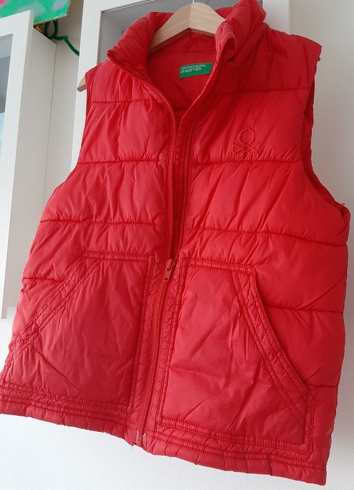 Bezrękawnik benetton czerwony kaptur 116