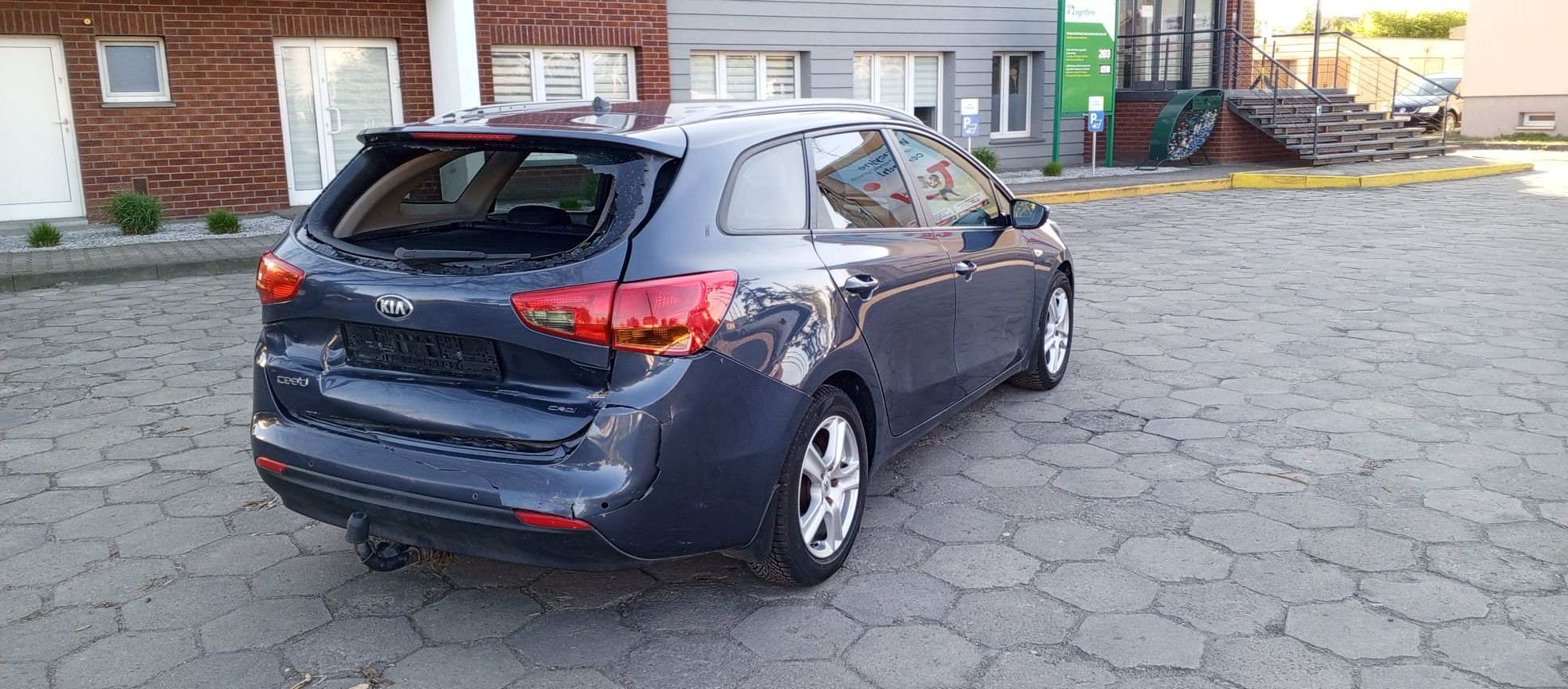 Kia Ceed 1.4 Diesel_Z Niemiec_Uszkodzona_Sprawna technicznie_