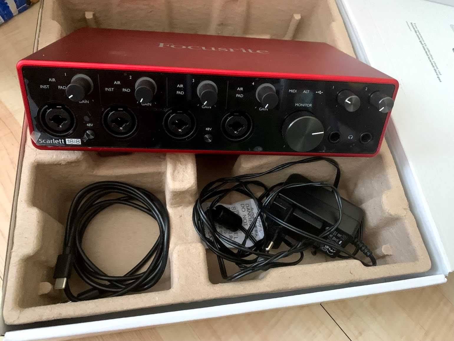 Focusrite Scarlett Solo, 2i2, iTrack, 2i4, 6i6, 18i6, 18i8, 18i20