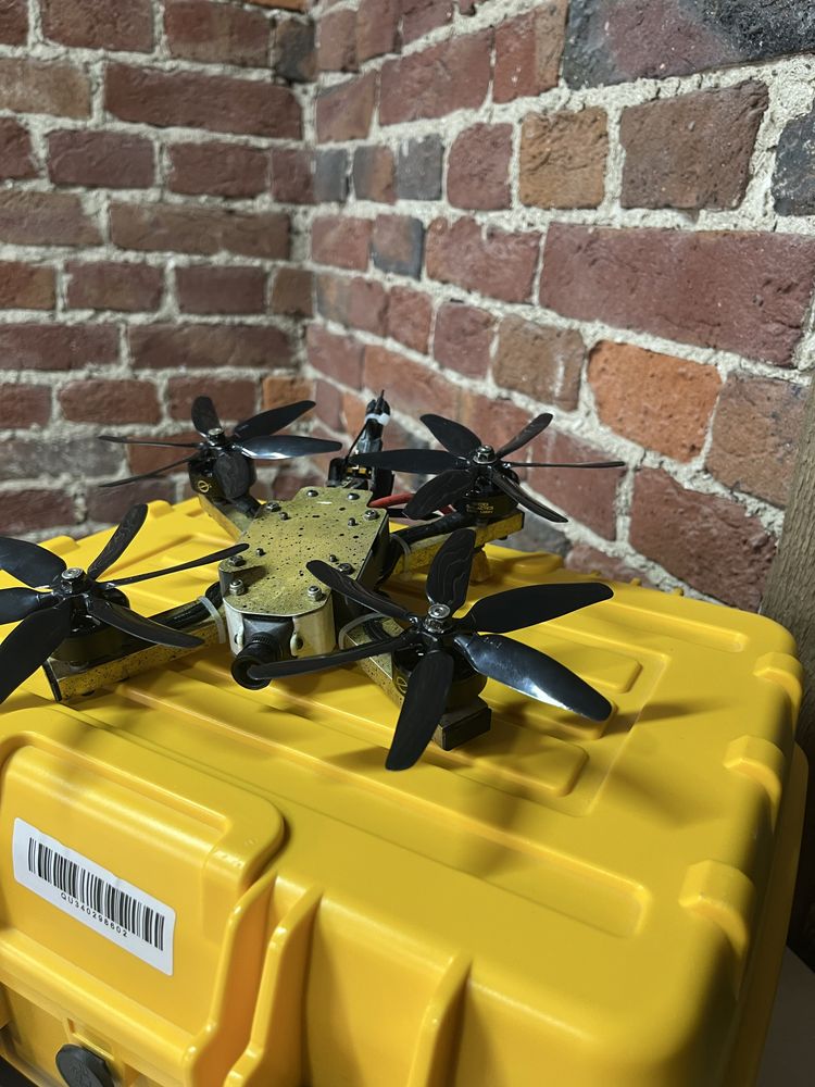 Дрон fpv 5" дюймів аналог 2.4 elrs