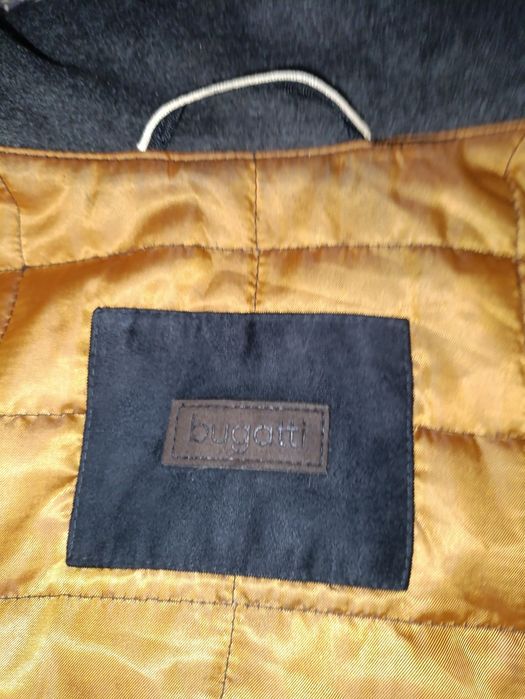 Куртка демисезонна німецького бренду Bugatti .