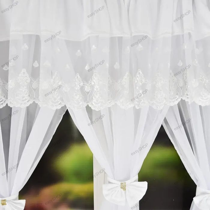 Gotowa firana z wiązaniami i kokardami