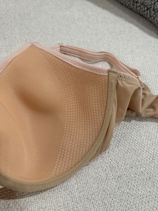 Бюстгальтер  Victoria's Secret 70D