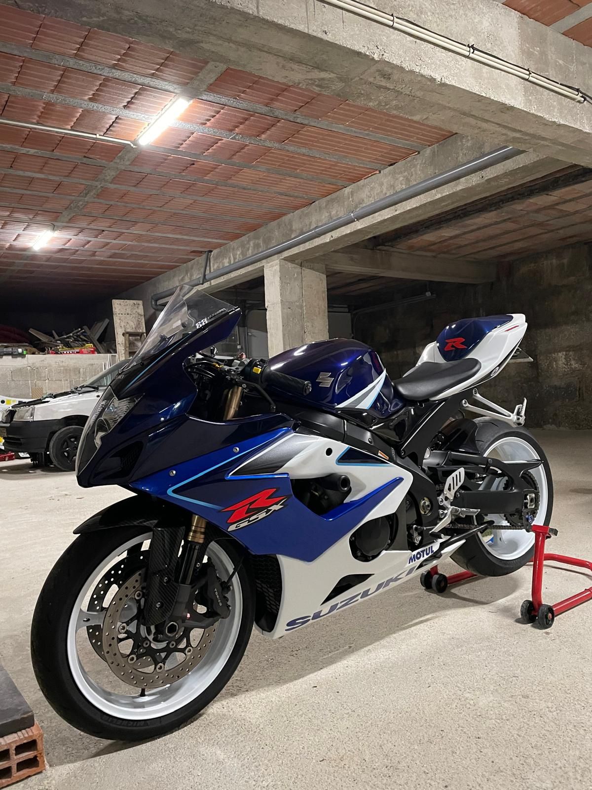 Vendo Suzuki GSXR 1000