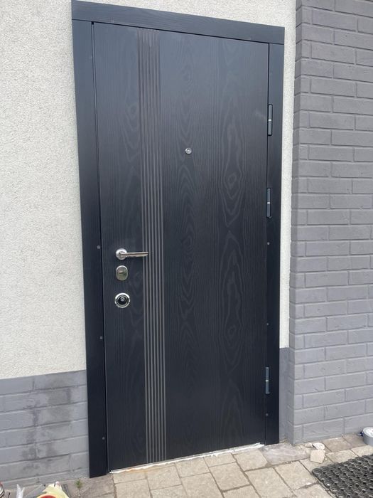 Реставрація вхідних дверей