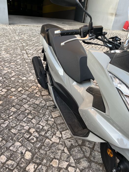 Pcx 2024.
