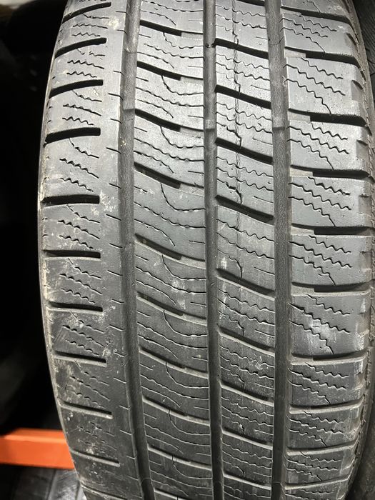 Шини,Резина,Пара,Зима 205/65/16c 107/105T Good Year Cargo Vector