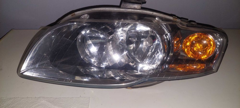 Farol audi a4 b7 esquerdo