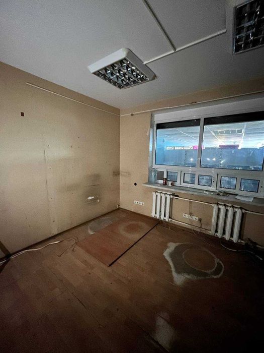 Продам нежитлове приміщення на Заболотного за 10 000у.о.