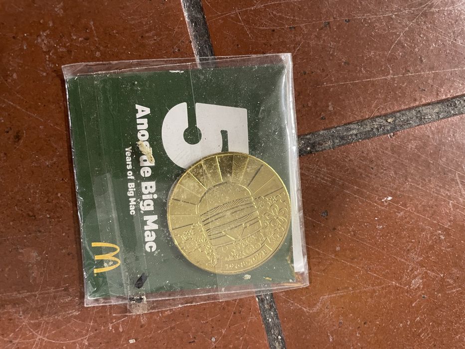 Mccoin a moeda comemorativa dos 50 anos Big Mac do McDonald’s