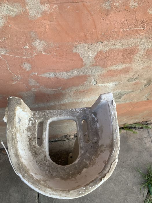 Два раковини Jika та один пʼєдестал