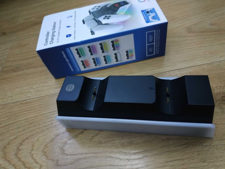 Зарядна станція RGB для DualSense PS5