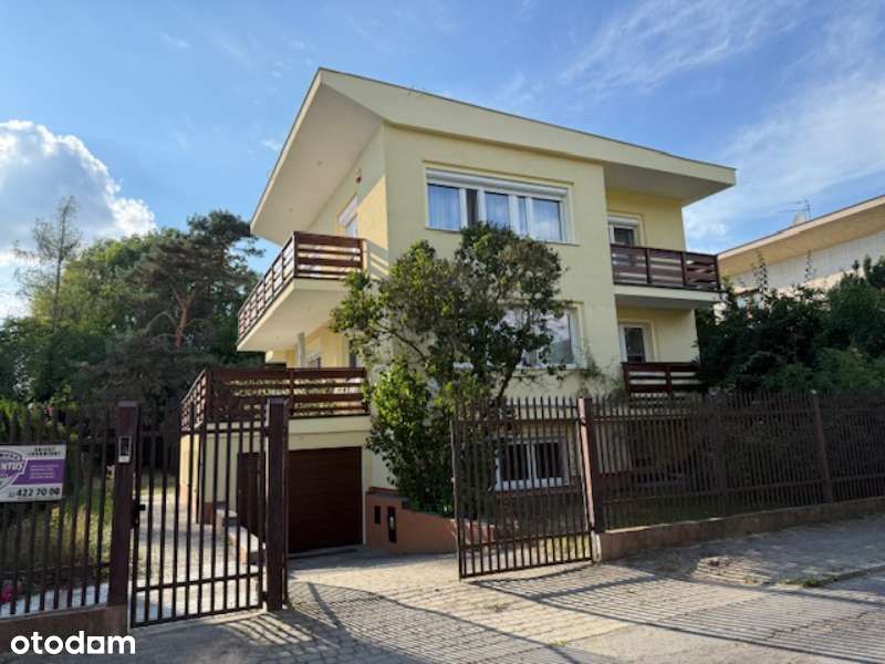 Piękny, wolno stojący dom w świetnej lokalizacji Warszawa-Bemowo