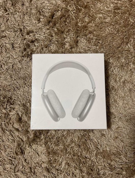 P9 White Headphones