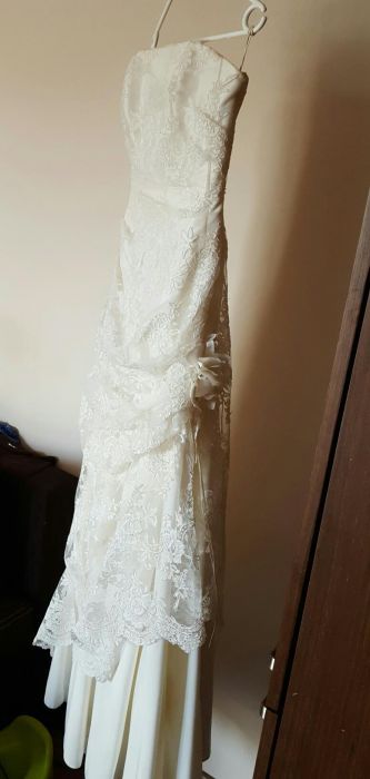 Piękna koronkowa suknia ślubna ecru - zachwyć na swoim ślubie