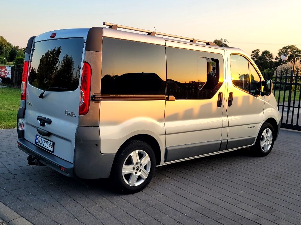 Renault Trafic 2.5 DCi***9-os***Passenger***Stan BDB**2xKlima**Automat