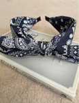 Opaska do włosów Boho/Retro w stylu Paisley wysoka, Granat/Navy Blue