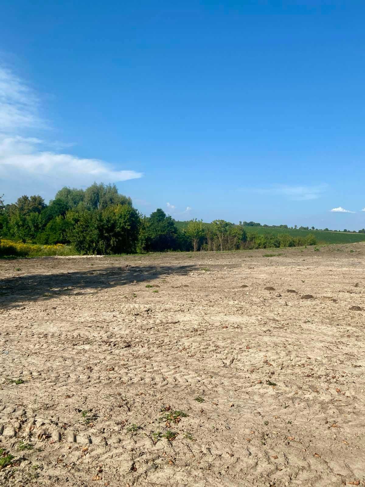 Продам ділянку по вул.Чеська - 48 сот - під будівництво