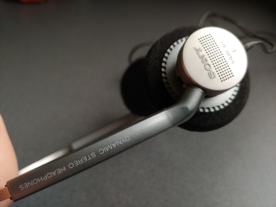 Наушники Sony MDR-40