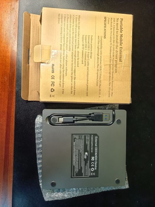 Zewnętrzny napęd DVD RW USB + HUB USB + czytnik kart SD/TF