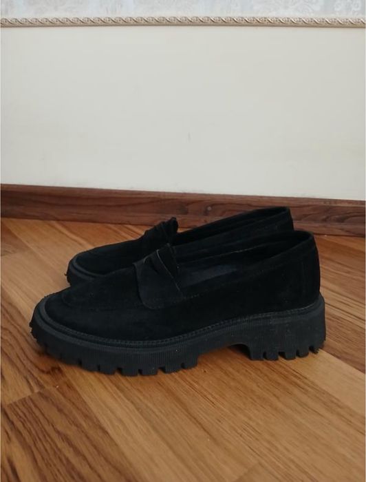 Замшеве жіноче взуття