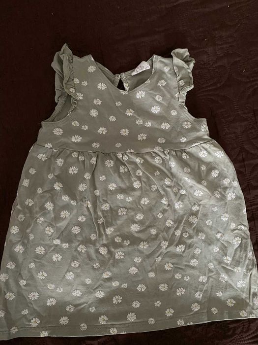 Три сукні для дівчинки 9-12 міс