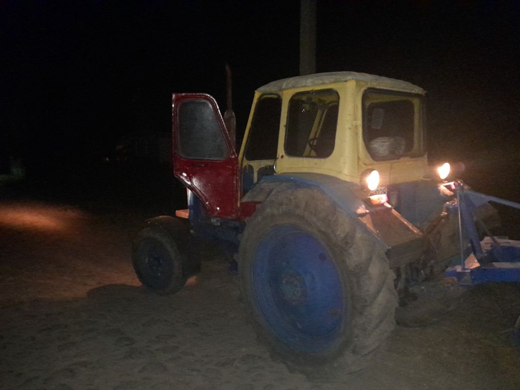 Трактор Юмз 6 в доброму стані