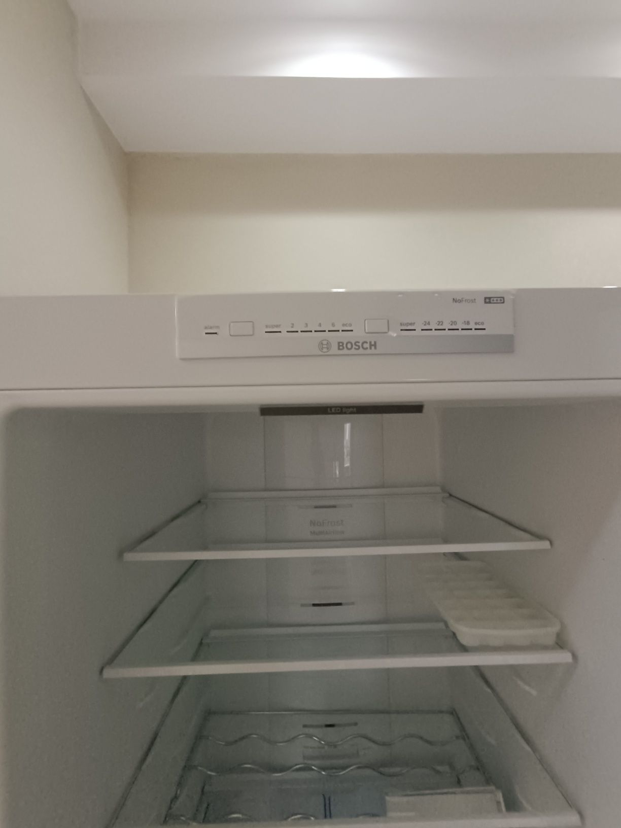 Продам 2-х метровый холодильник BOSCH