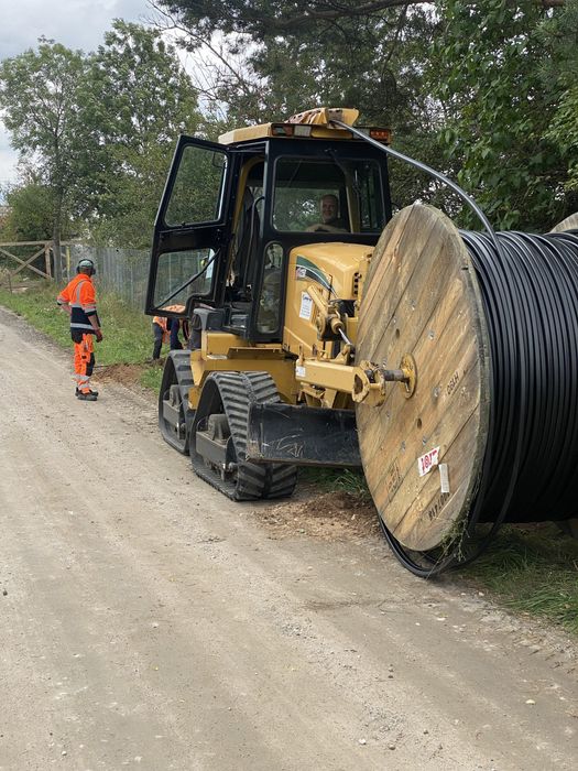 Wynajem pługoukładacza - telekomunikacja,energetyka