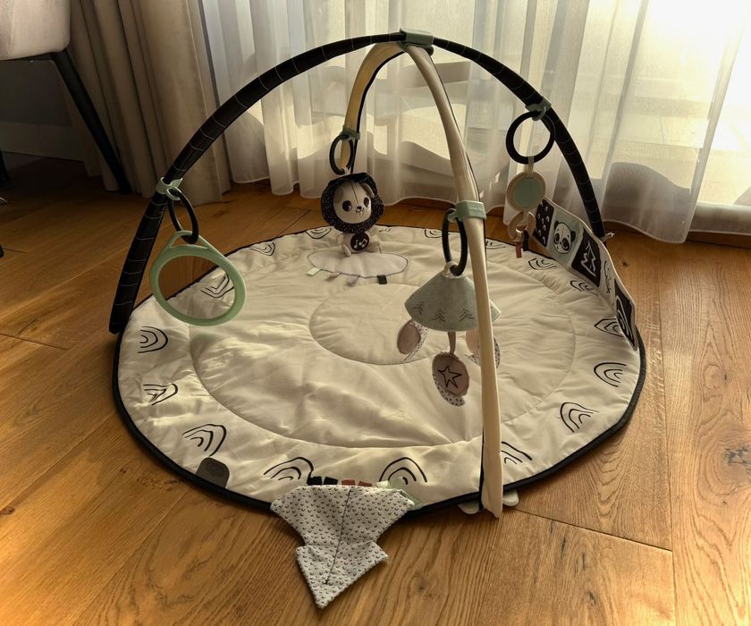 Mata edukacyjna Tiny Love + Poduszka Fisher-Price