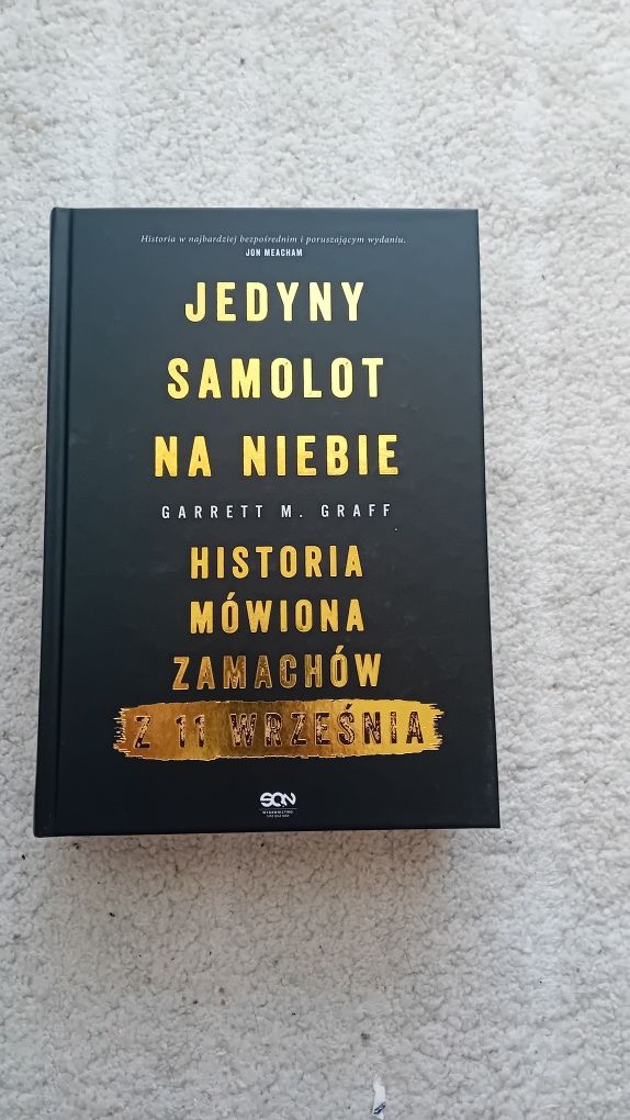 Jedyny samolot na niebie.