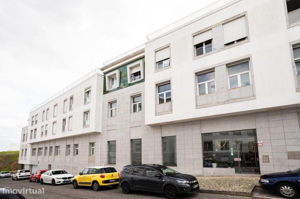 Espaço comercial próximo da Estação de Benfica