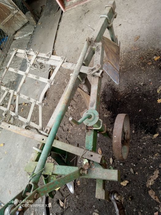 Продається плуг трьохкорпусний