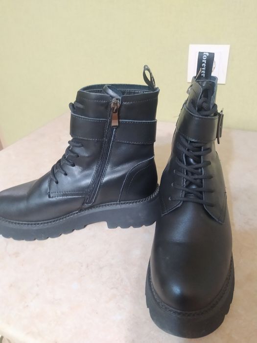 Чоботи жіночі, шкіряні з хутром