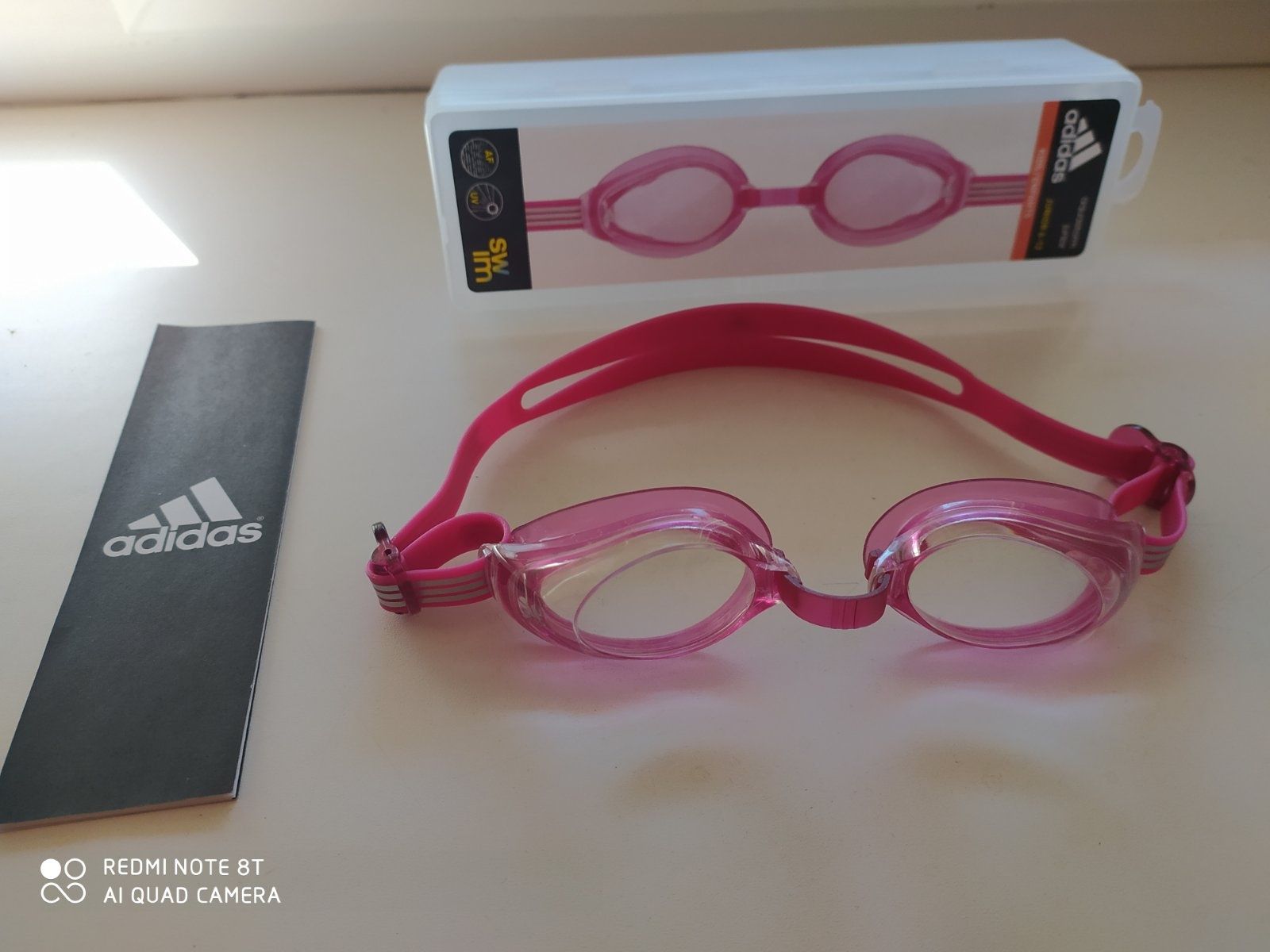 Очки для  плавання Adidas новые.