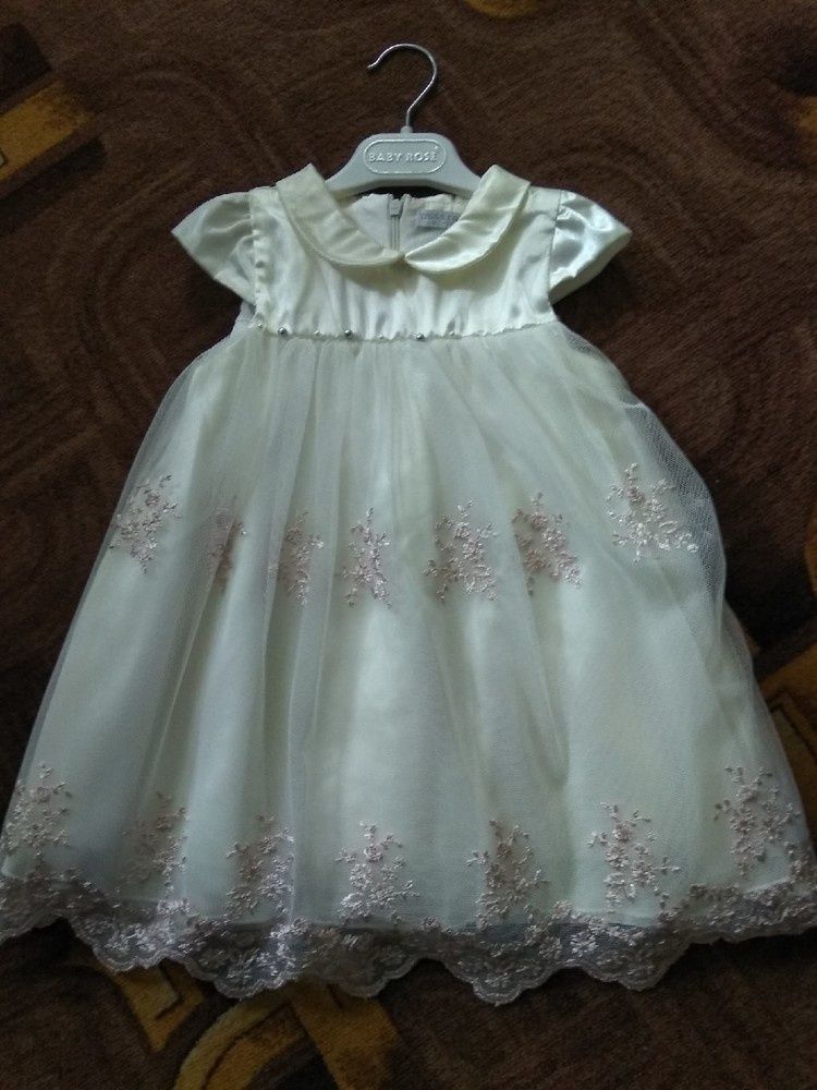 Красивое четырёхслойное нарядное платье девочке на 2 года. Состояние н