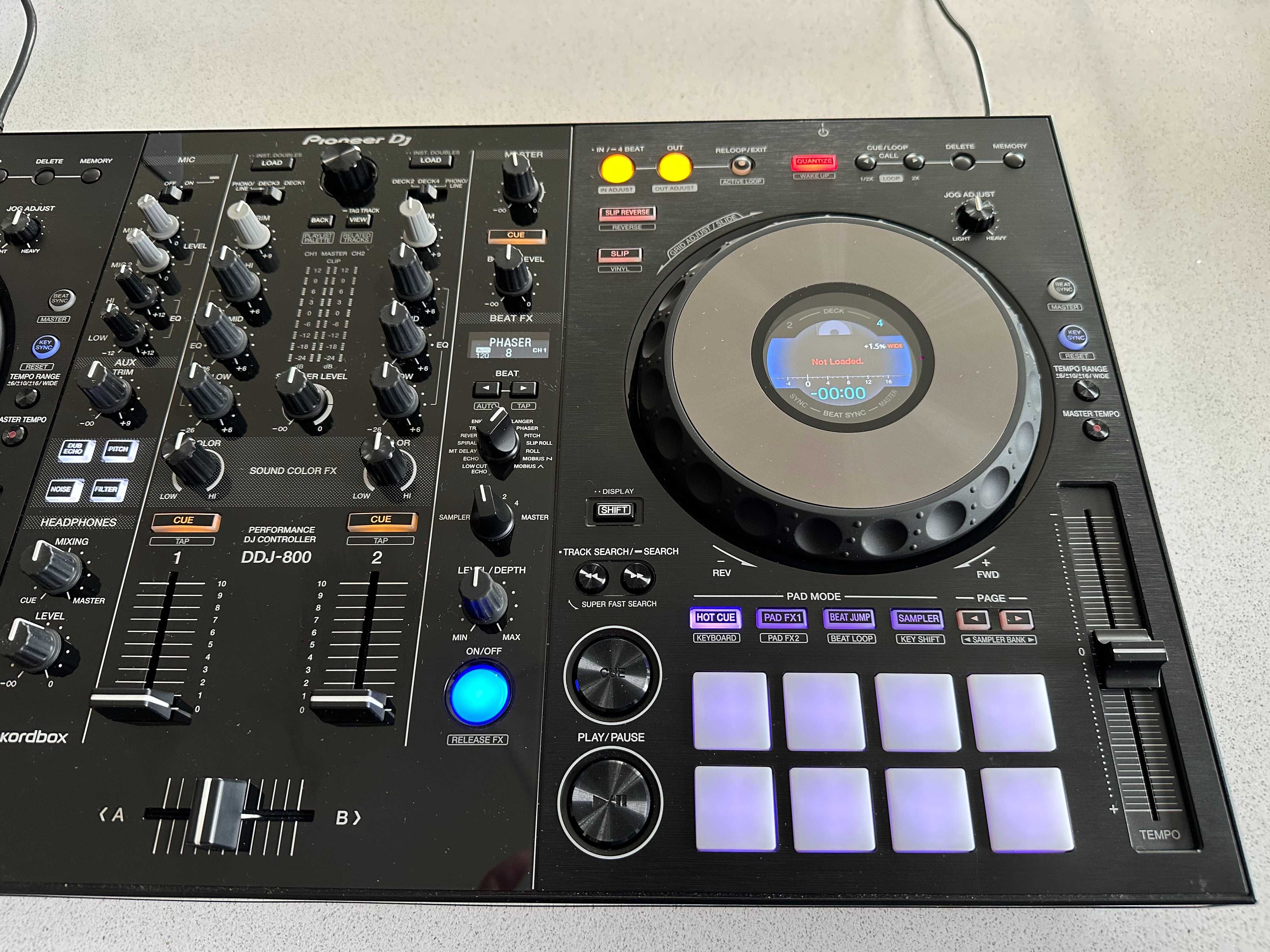 Kontroler DJ Pioneer DDJ 800 (jak nowy, 1 roczny,gwarancja) +decksaver