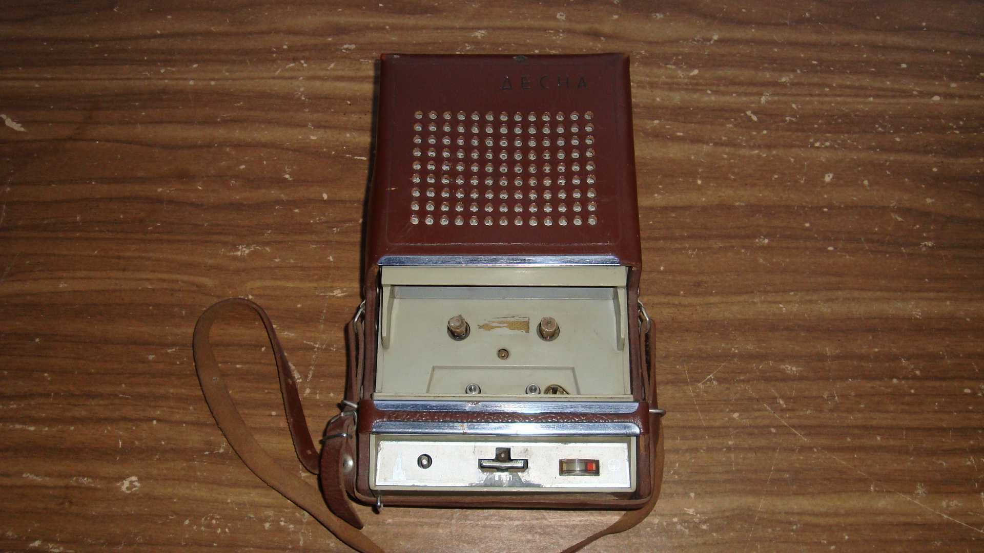 Первый кассетный магнитофон СССР "ДЕСНА"