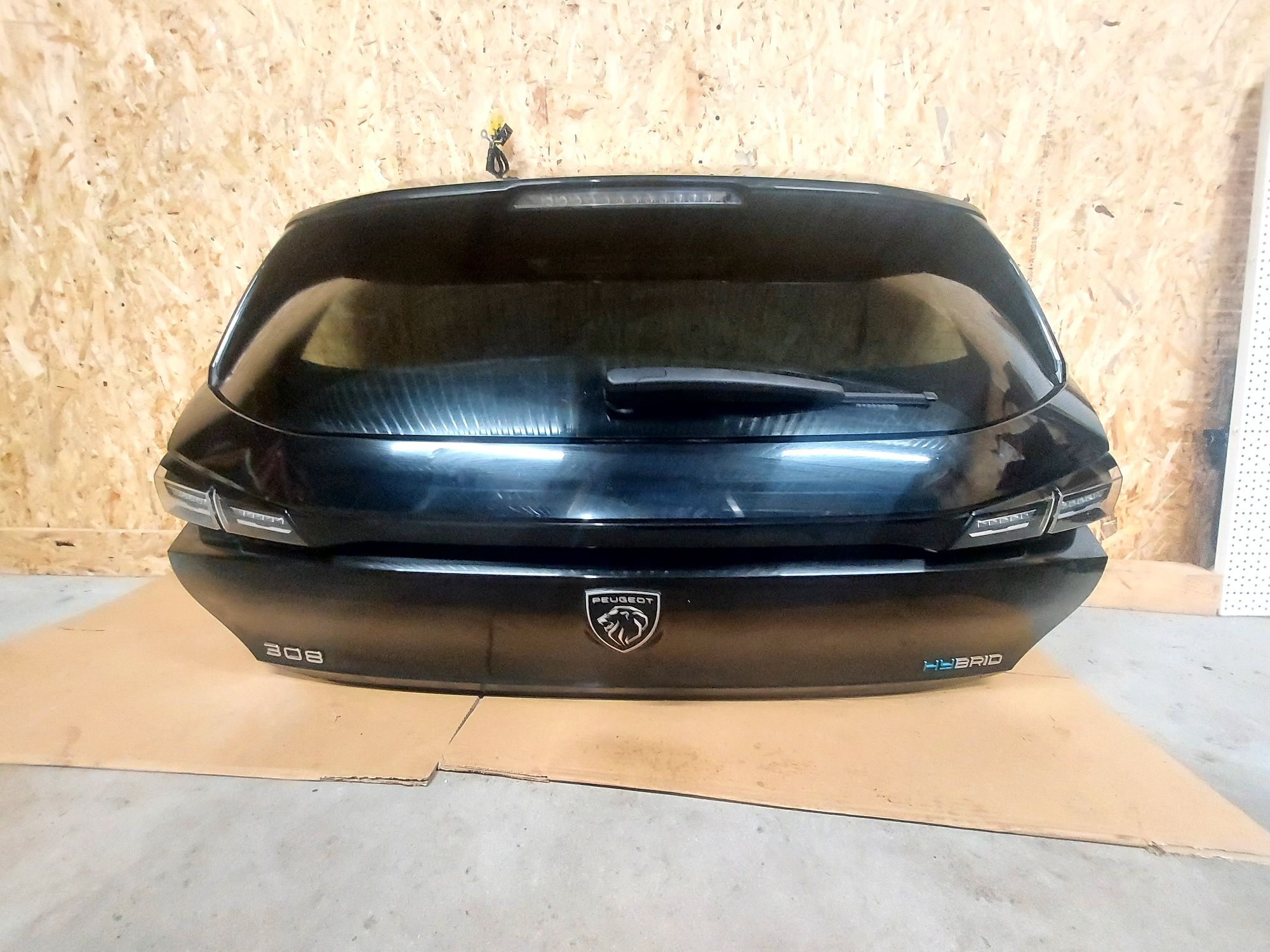 Peugeot 308 III T 10 klapa bagażnika