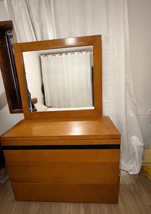 Quarto completo em madeira