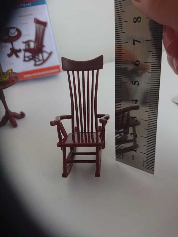 Zestaw mebelków stolik krzesło do figurek Nendoroid  manga anime
