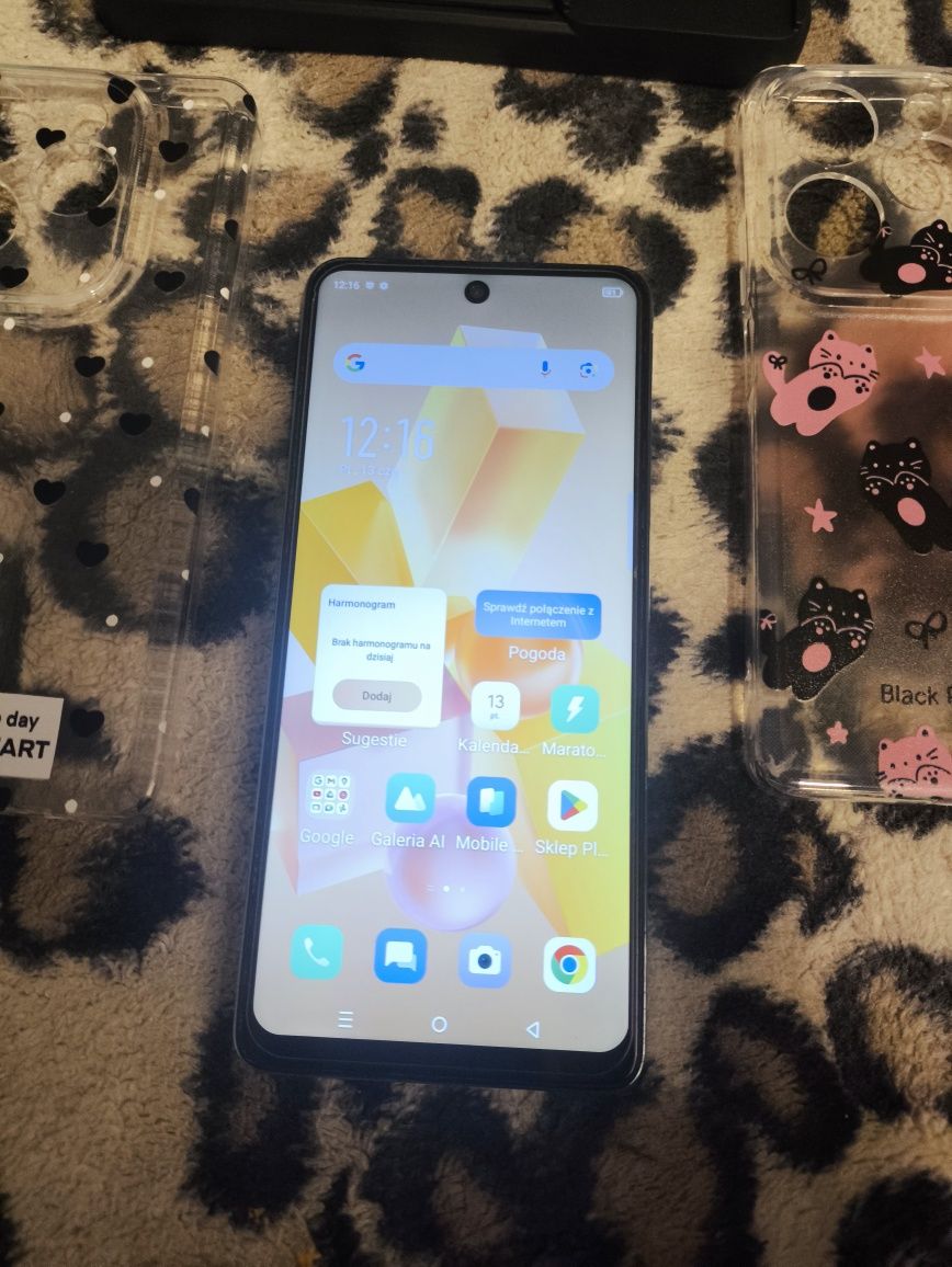 Infinix hot 40 pro z zestawem akcesoriów